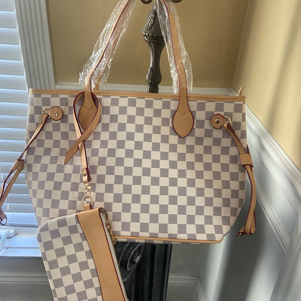 Checkered Beige and Tan Tote Bag with Pouch